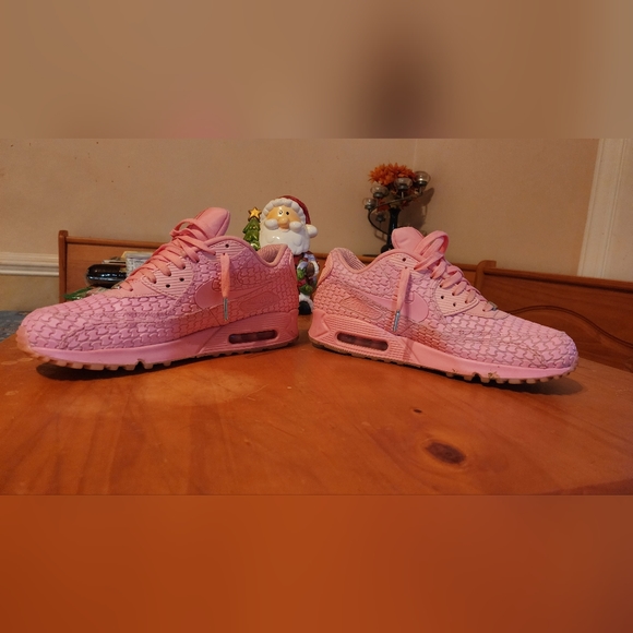 Nike Shanghai strawberry air max (limied region release) - Picture 2 of 4